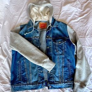Beauty Levi sweatshirt jean jacket. Vintage fit. NWOT